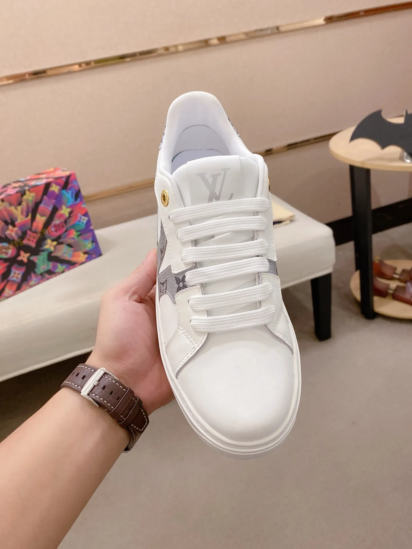 Men's shoes💰: 540💰(Niuli: full package) louis vuitton (Louis Vuitton/lv) top 🔍🔍 new models are on sale at the same time at the counter. The upper 🇮🇹 is imported from Italy, first-layer cowhide, and the lining is fully imported cowhide. 💪💪, completely 1⃣️ to 1 ⃣️Re-engraved🇮🇹💪💪, ⚠Sole: The original sole is specially provided by the original factory, the exclusive movable molded sole is super comfortable, ⚠The original factory follows the order, 🔍🔍high quality, you can enter and exit the counter at will, welcome to compare⚠. Code number:38-44